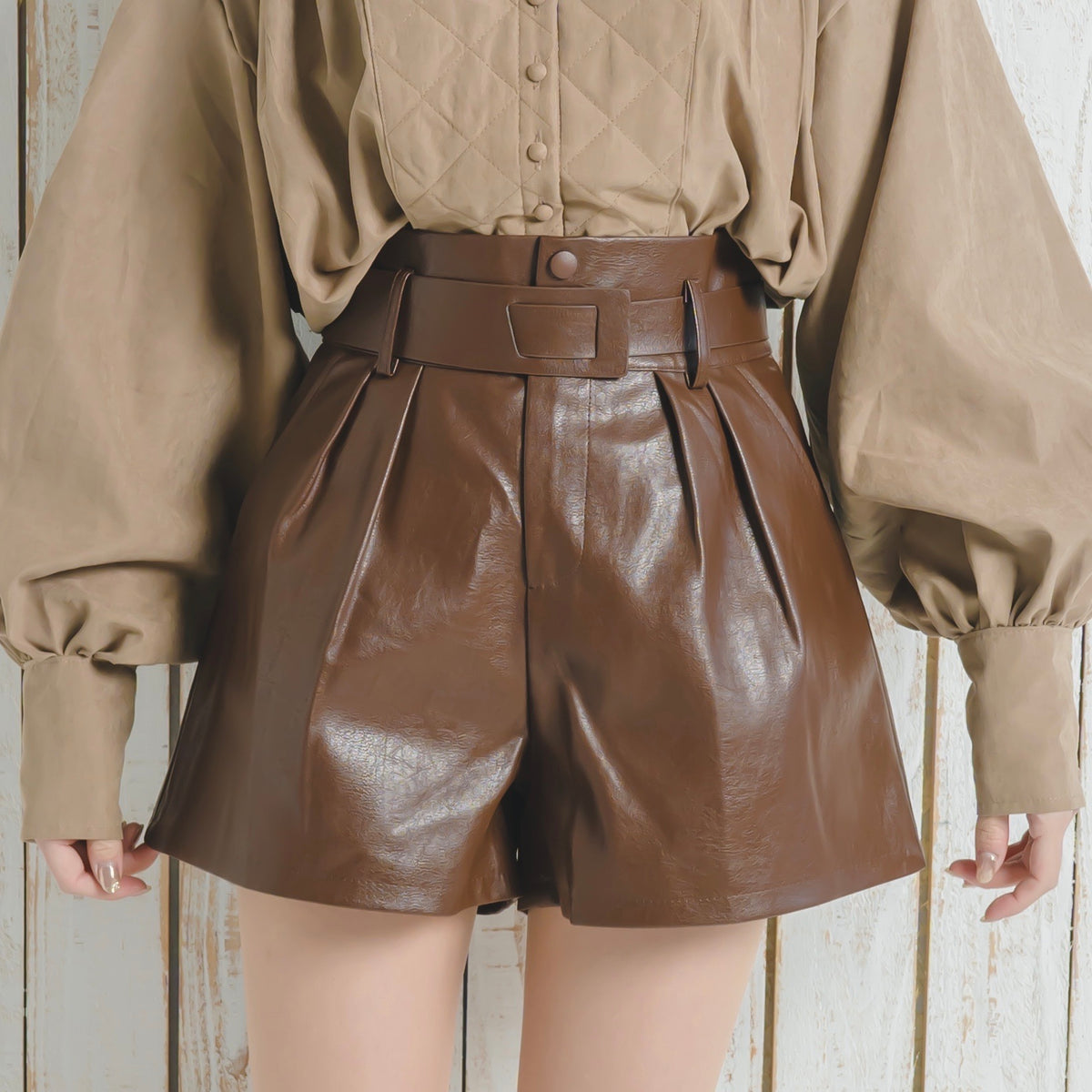 e／s】 FAUX LEATHER SHORT コートとパンツ - stage.whatsales.io