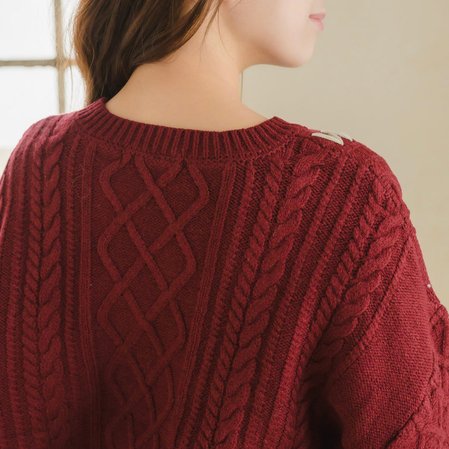 ステッチケーブルニット