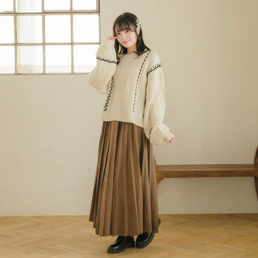 ステッチケーブルニット