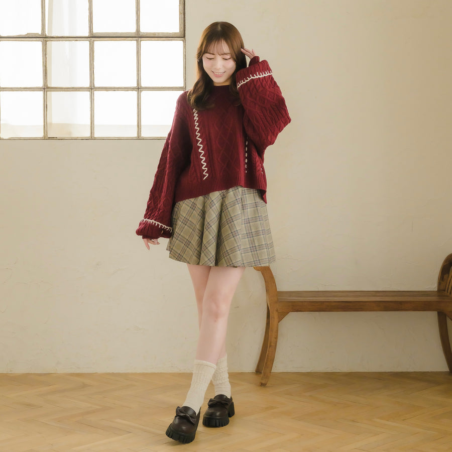 ステッチケーブルニット