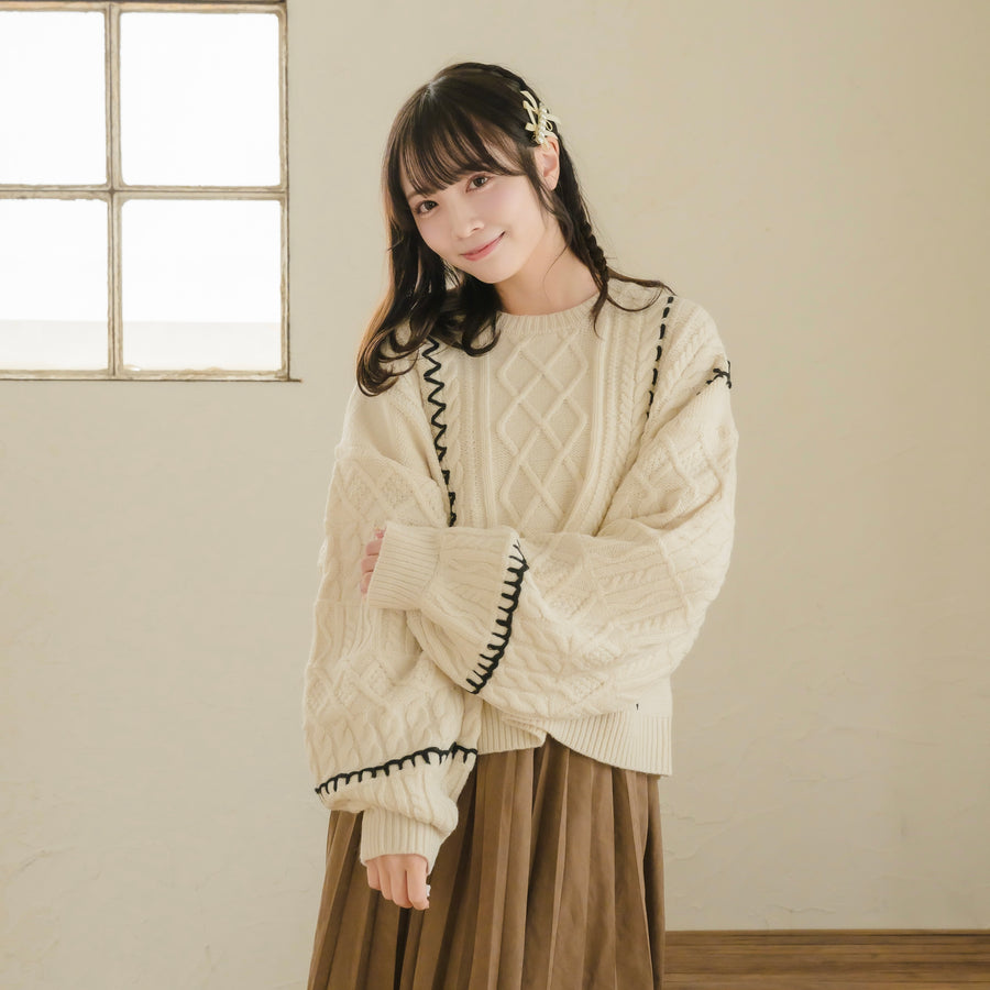 ステッチケーブルニット