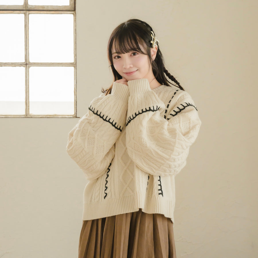 ステッチケーブルニット