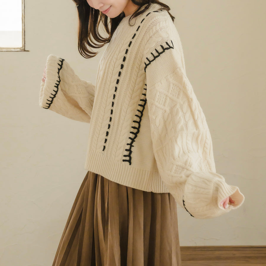 ステッチケーブルニット