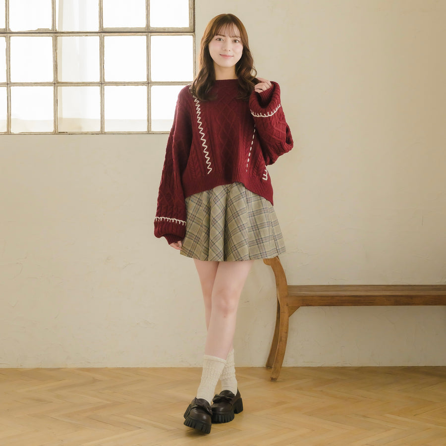 ステッチケーブルニット