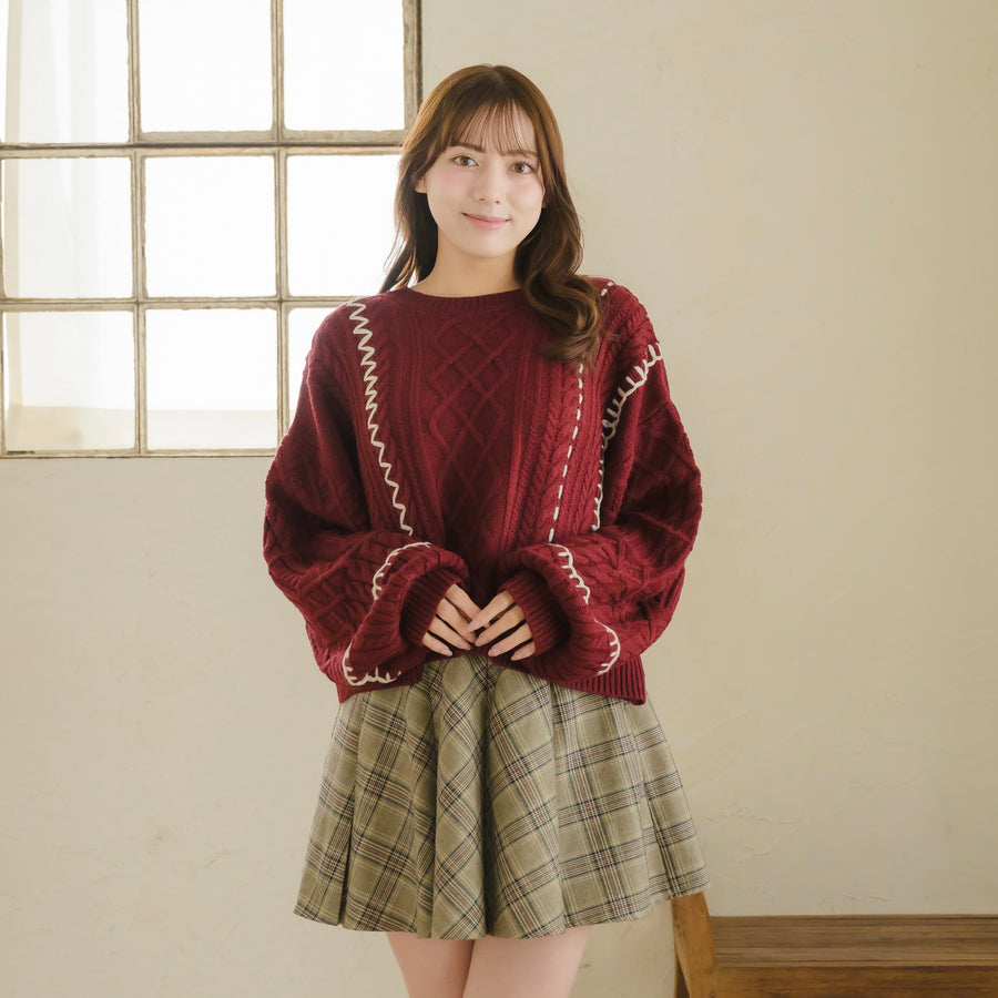 ステッチケーブルニット