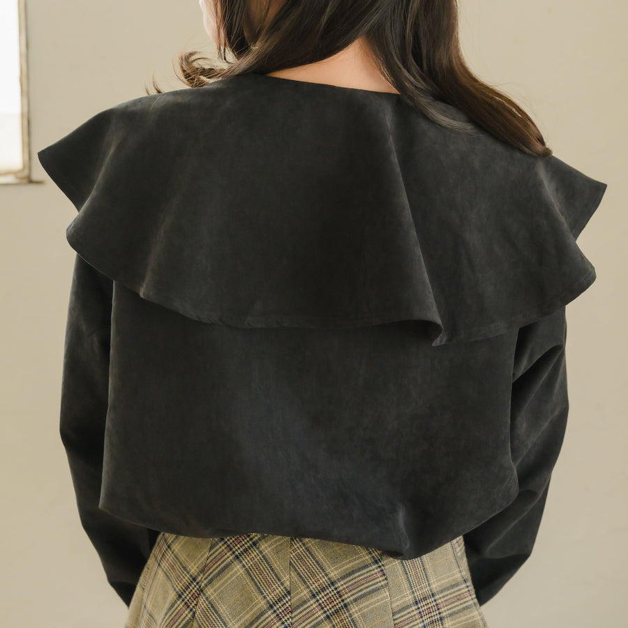 フリルカラーブラウス