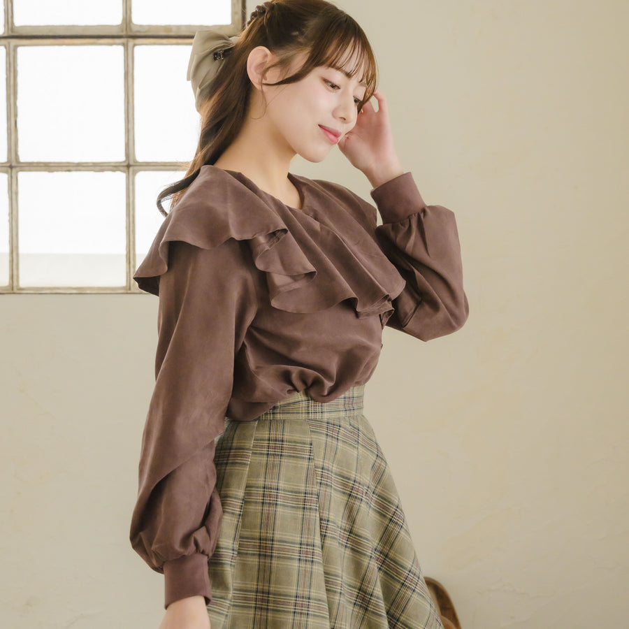 フリルカラーブラウス