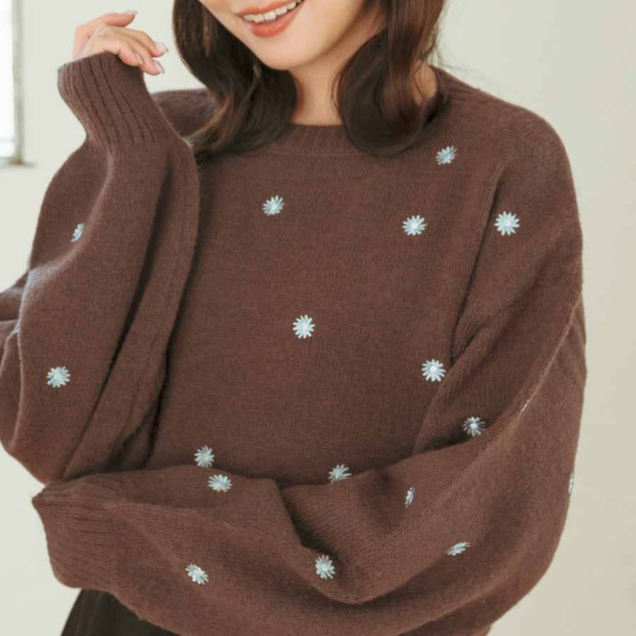 フラワー刺繍スウェット
