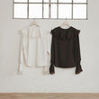 Load image into Gallery viewer, ツイルラッフルカラーブラウス

